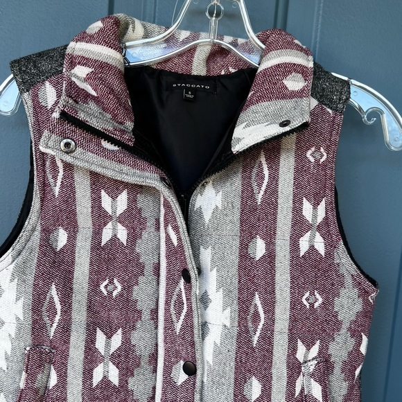 STACCATO GRAY BURGUNDY PUFFER VEST SIZE SMALL - Picture 8 of 11